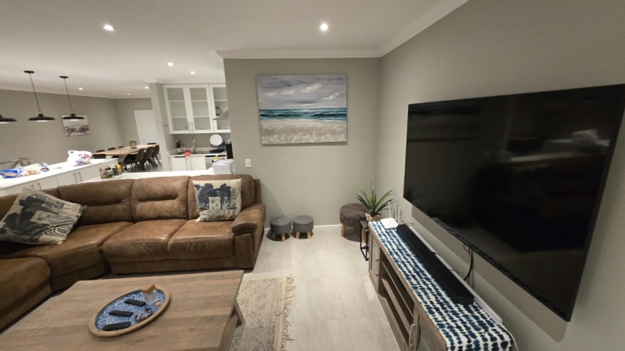 3 Bedroom Property for Sale in Pienaarstrand Western Cape